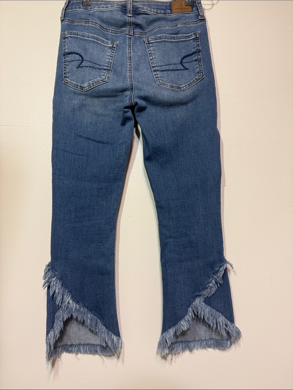 American Eagle Outfitters Medium Wash Cropped Frayed-Hem Jeans